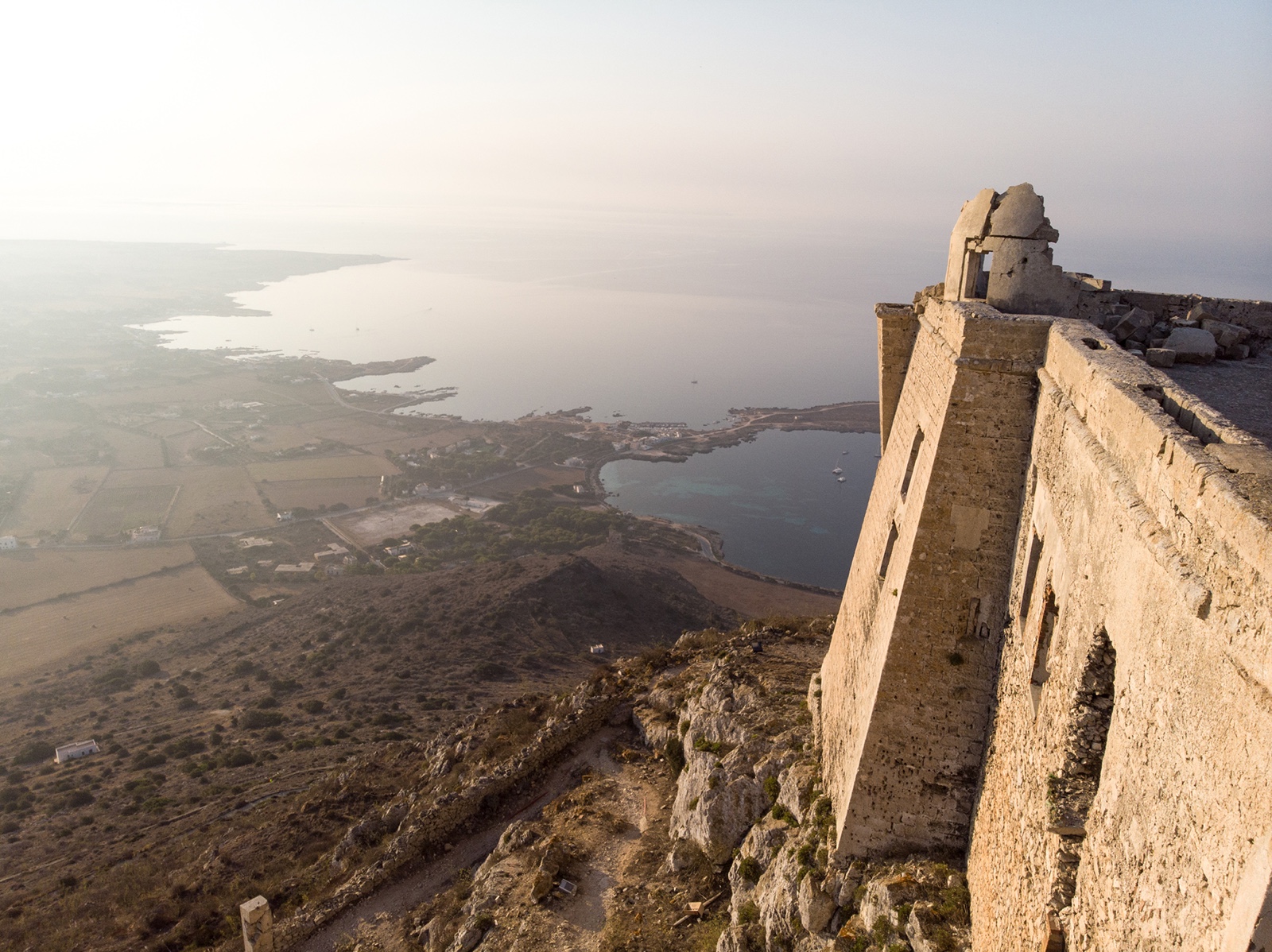 Sentiero 1: Paese - Castello S. Caterina