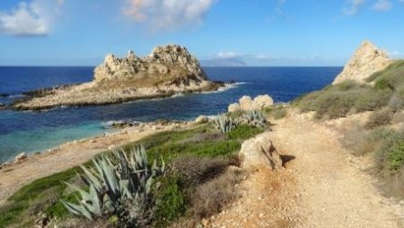 Sentiero 4: Faraglioni - Pietre Varate