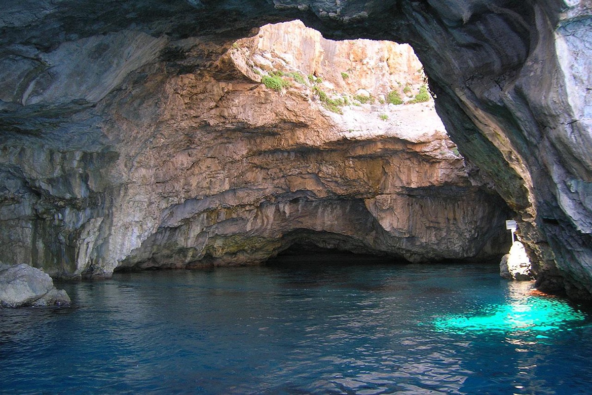 Grotta del Cammello