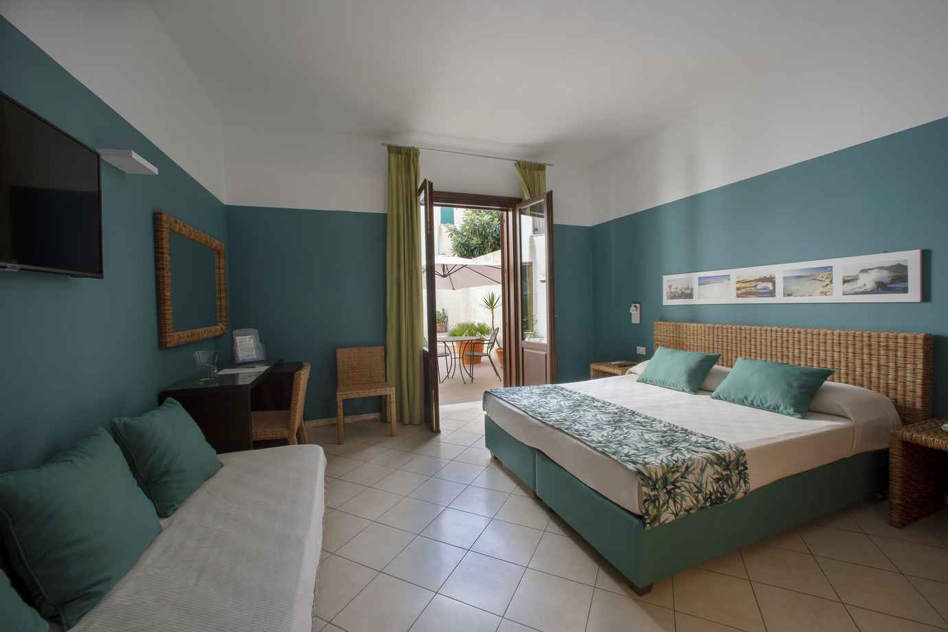 Insula Hotel